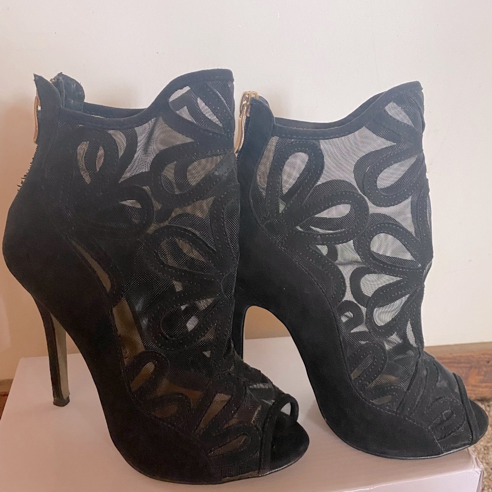 Chinese Laundry Jaiden black lace peep toe booties